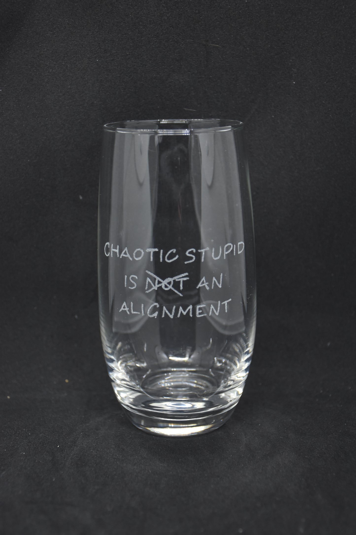Chaotic Stupid is -not- an alignment - TTRPG Gegraveerde Glazen